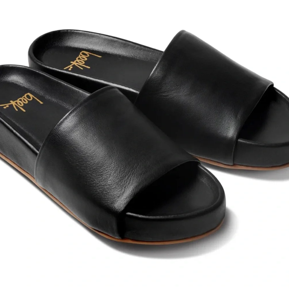 Beek Pelican Black Slide Sandals